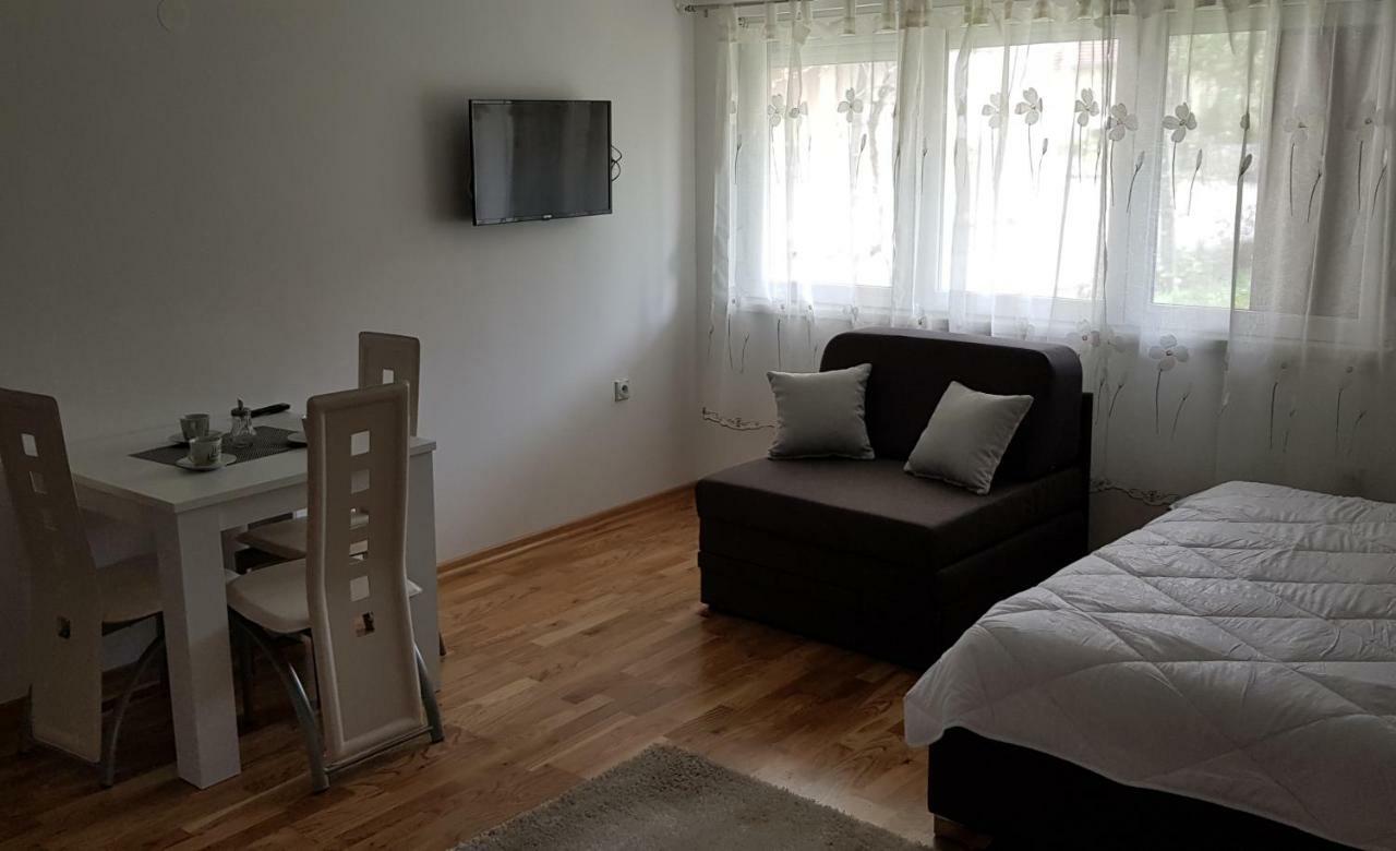 Banjalux Apartmani I Sobe Vrnjačka Banja エクステリア 写真